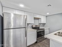 More Details about MLS # 6792126 : 1730 W EMELITA AVENUE#2027